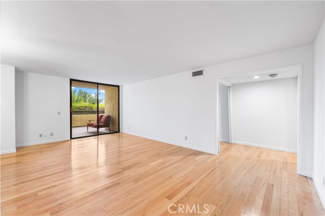 MLS #WS25228658 image #3