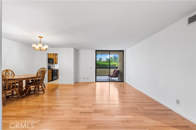 MLS #WS25228658 image #5