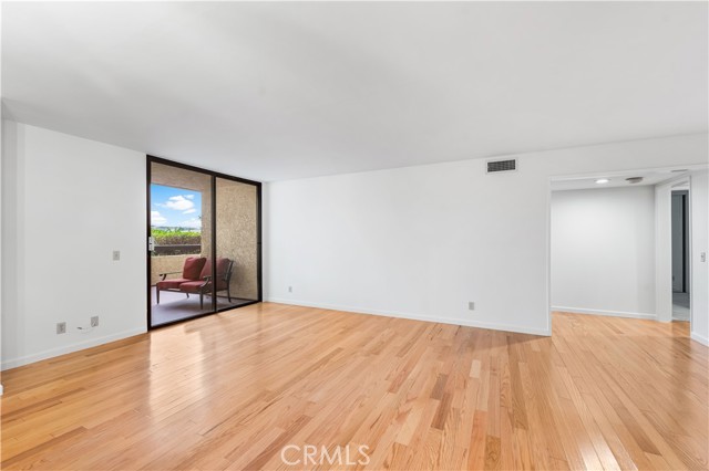 MLS #WS25228658 image #6