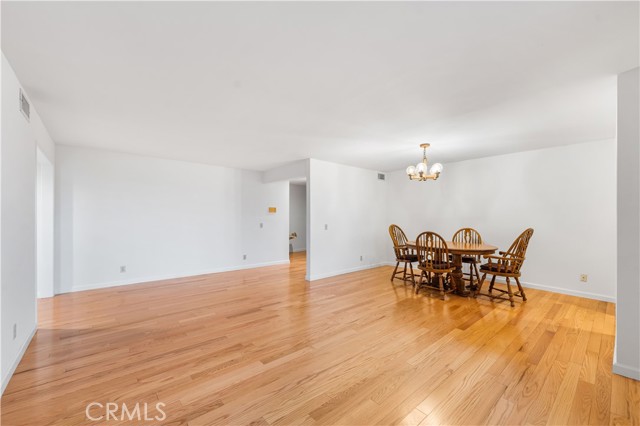 MLS #WS25228658 image #8