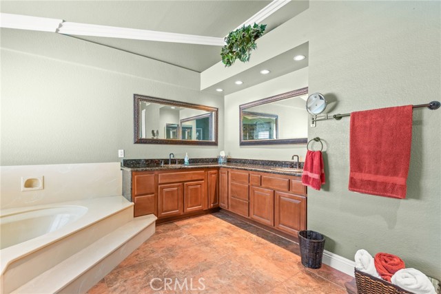 MLS #WS25229401 image #50