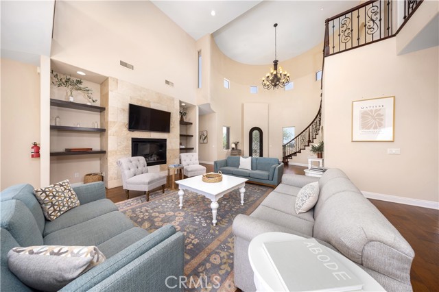 MLS #WS25229407 image #9