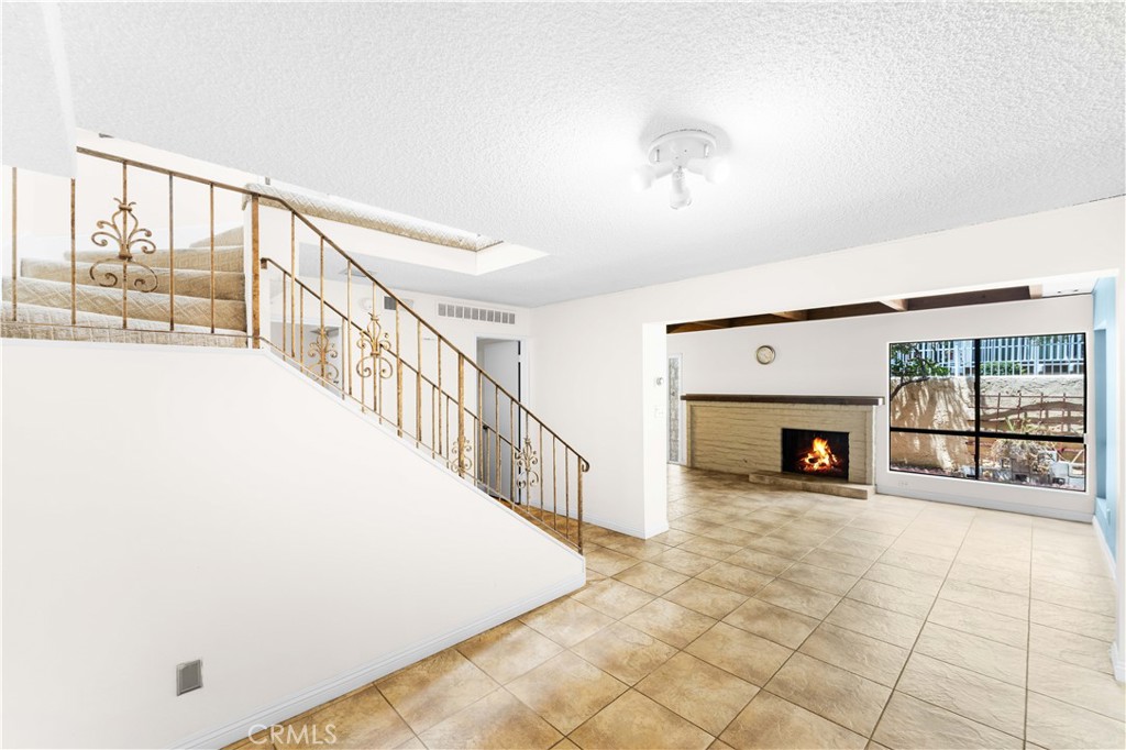 MLS #WS25229999 image #10