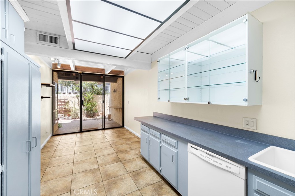 MLS #WS25229999 image #14