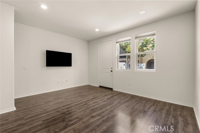 MLS #WS25230360 image #7