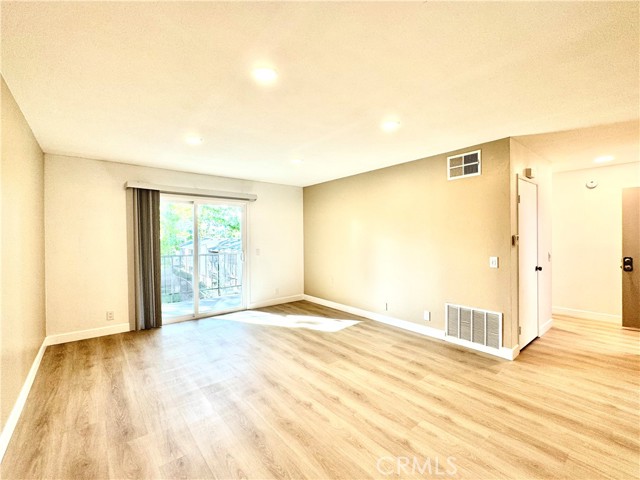 MLS #WS25230437 image #5