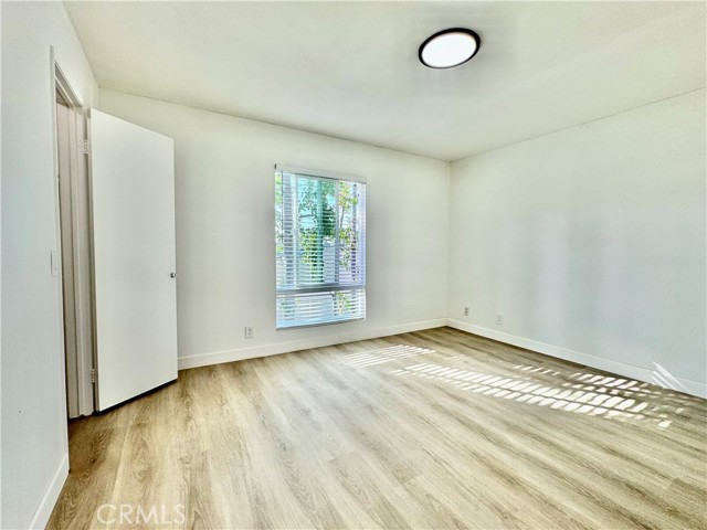 MLS #WS25230437 image #9