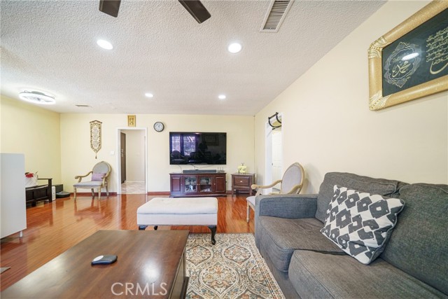 MLS #WS25231016 image #4