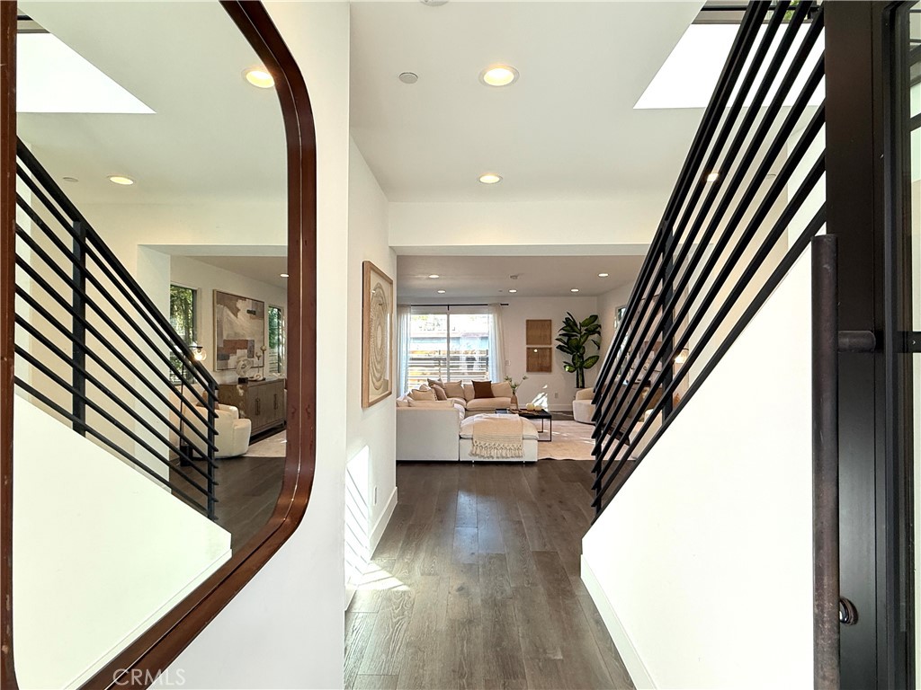 MLS #WS25231392 image #2