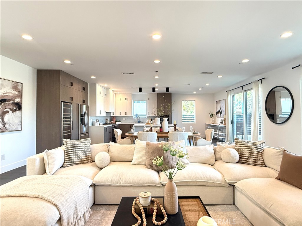 MLS #WS25231392 image #5