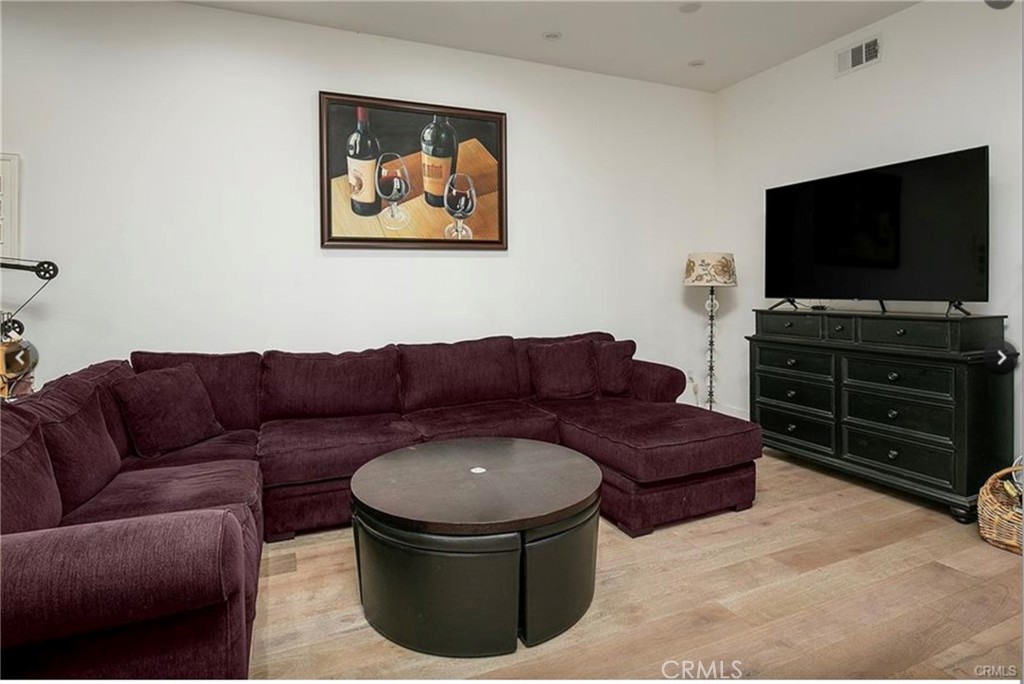 MLS #WS25231429 image #4