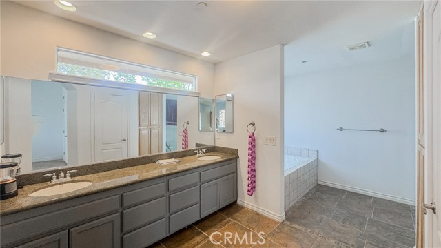 MLS #WS25231512 image #12