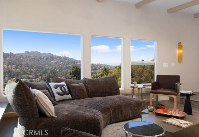 MLS #WS25232362 image #5