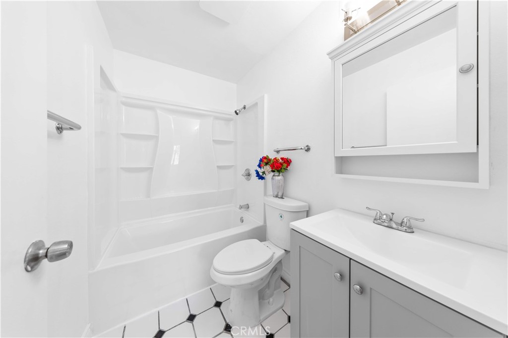 MLS #WS25232446 image #11