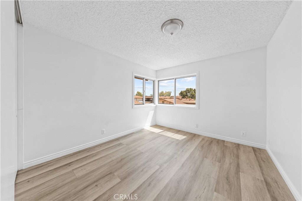 MLS #WS25232446 image #14