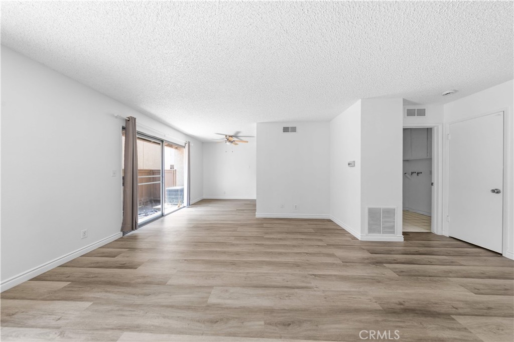 MLS #WS25232446 image #3