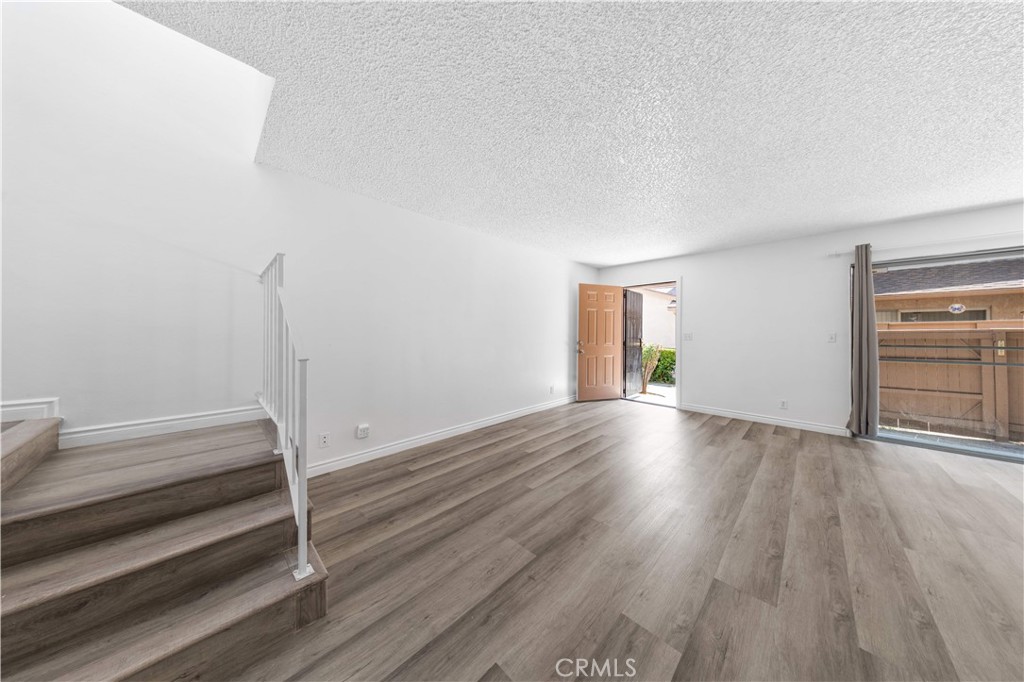 MLS #WS25232446 image #4