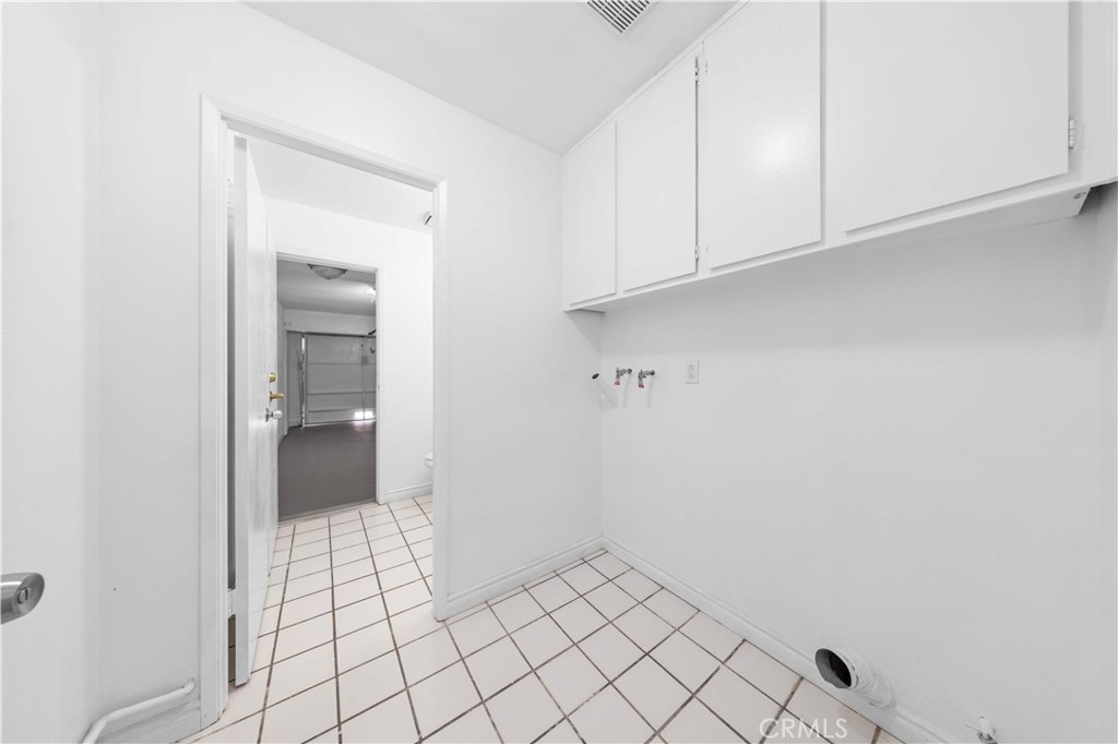 MLS #WS25232446 image #8