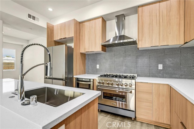 MLS #WS25232975 image #9