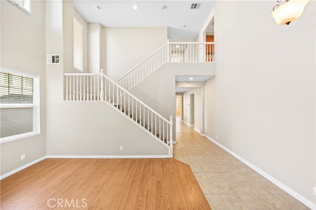 MLS #WS25233344 image #5