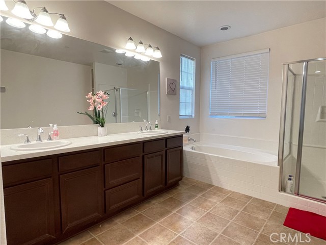 MLS #WS25233600 image #12