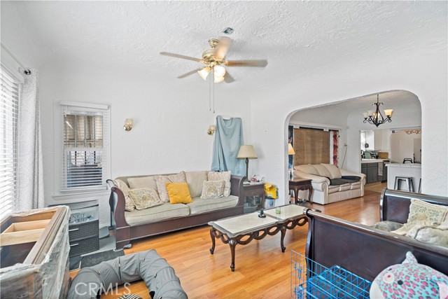 MLS #WS25234230 image #8