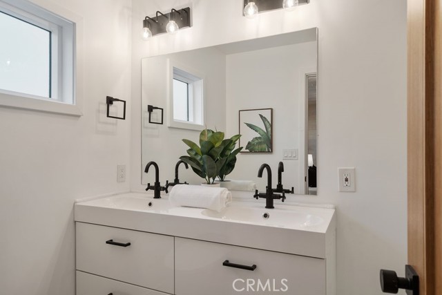 MLS #WS25234273 image #39