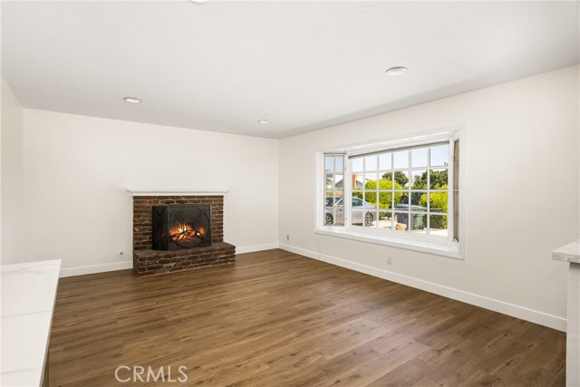 MLS #WS25235383 image #4