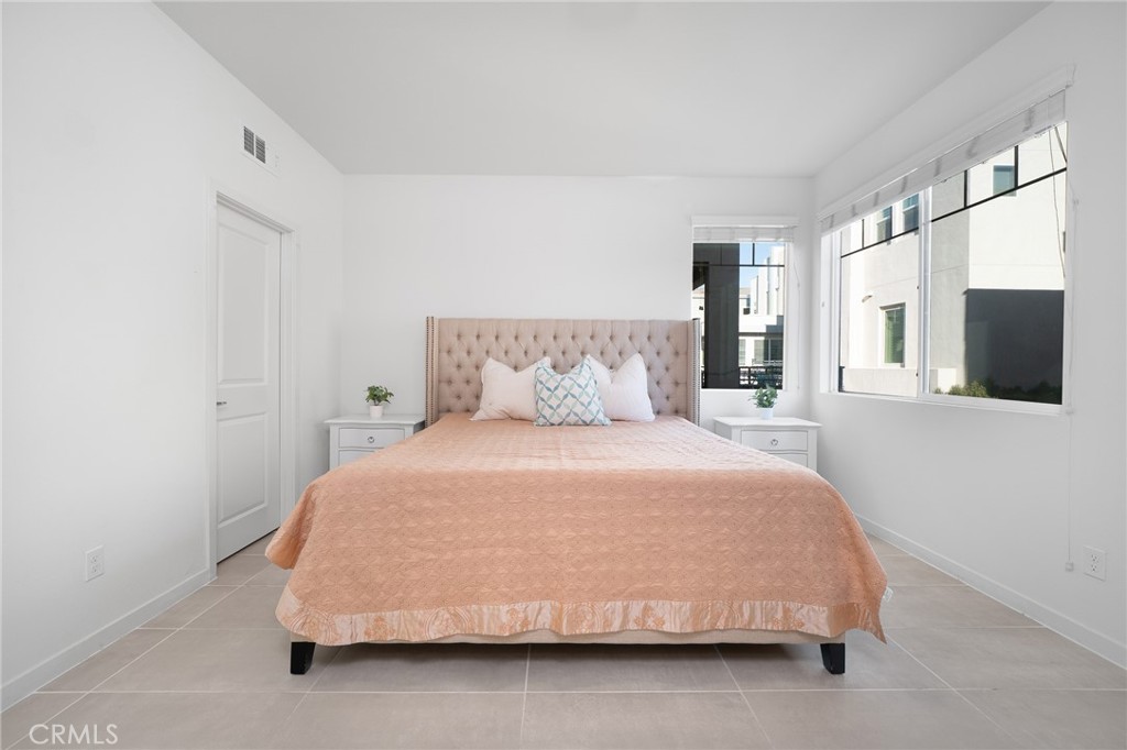 MLS #WS25236190 image #12