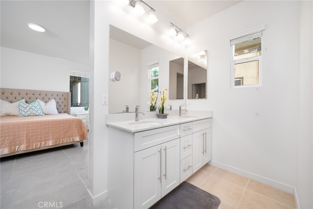 MLS #WS25236190 image #13