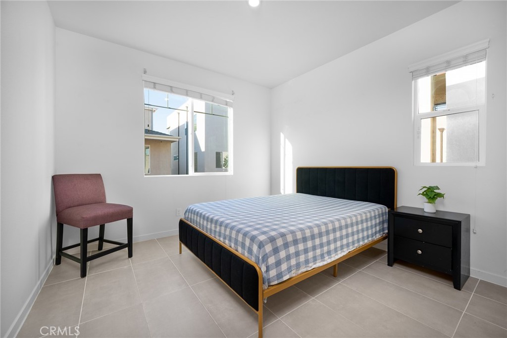 MLS #WS25236190 image #17