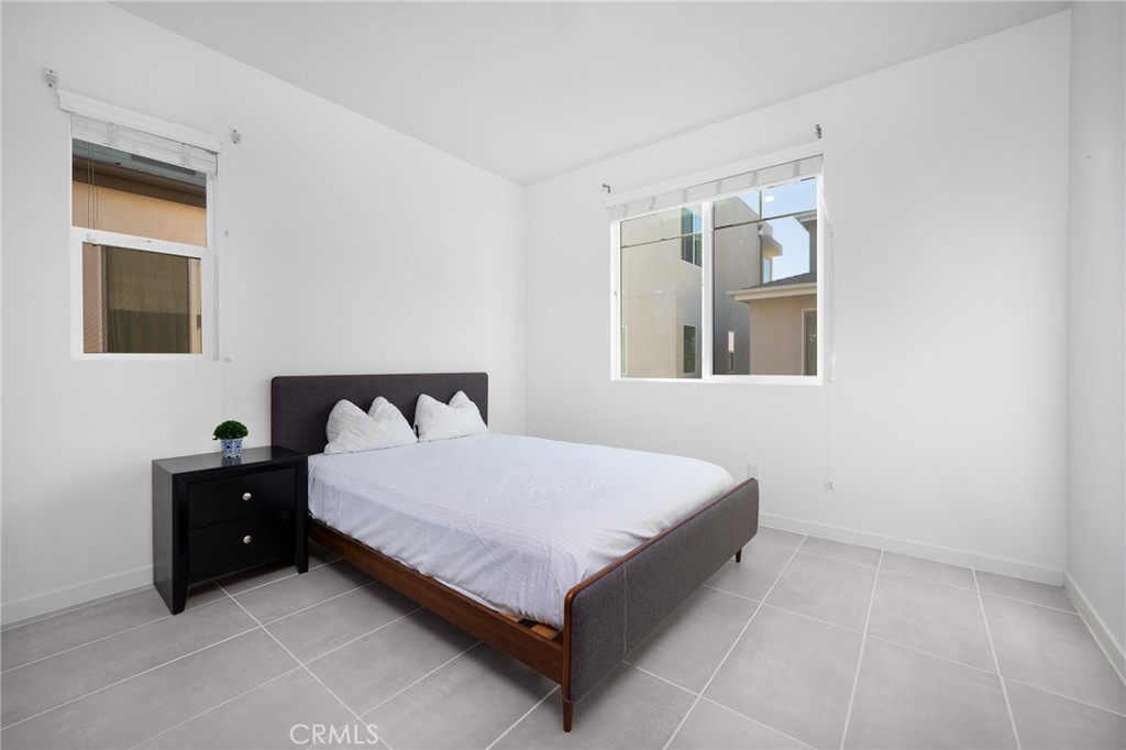 MLS #WS25236190 image #18