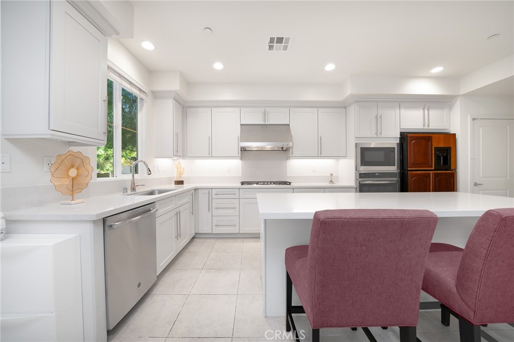 MLS #WS25236190 image #2