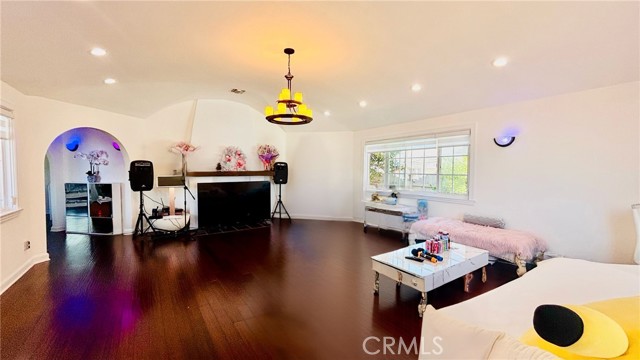 MLS #WS25236703 image #2