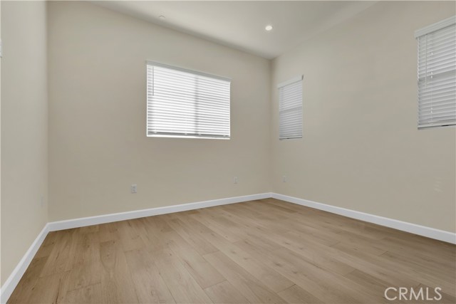 MLS #WS25238094 image #17