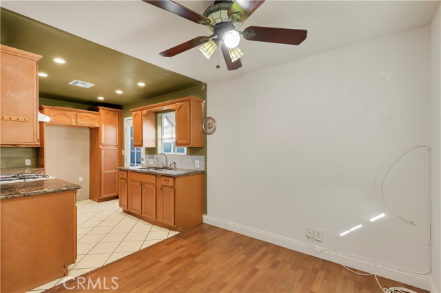 MLS #WS25238094 image #25