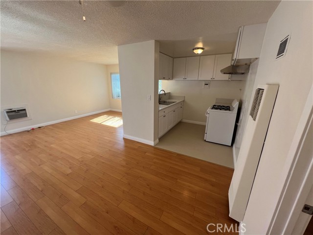 MLS #WS25238448 image #2