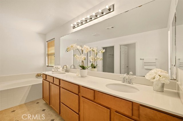 MLS #WS25238782 image #24