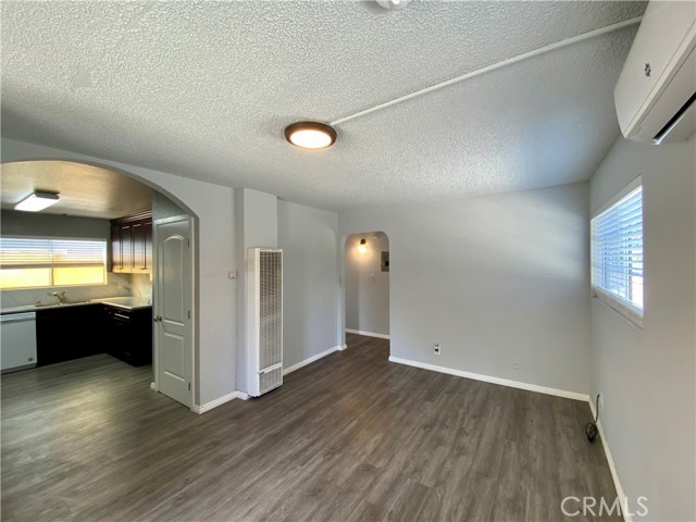 MLS #WS25239322 image #1