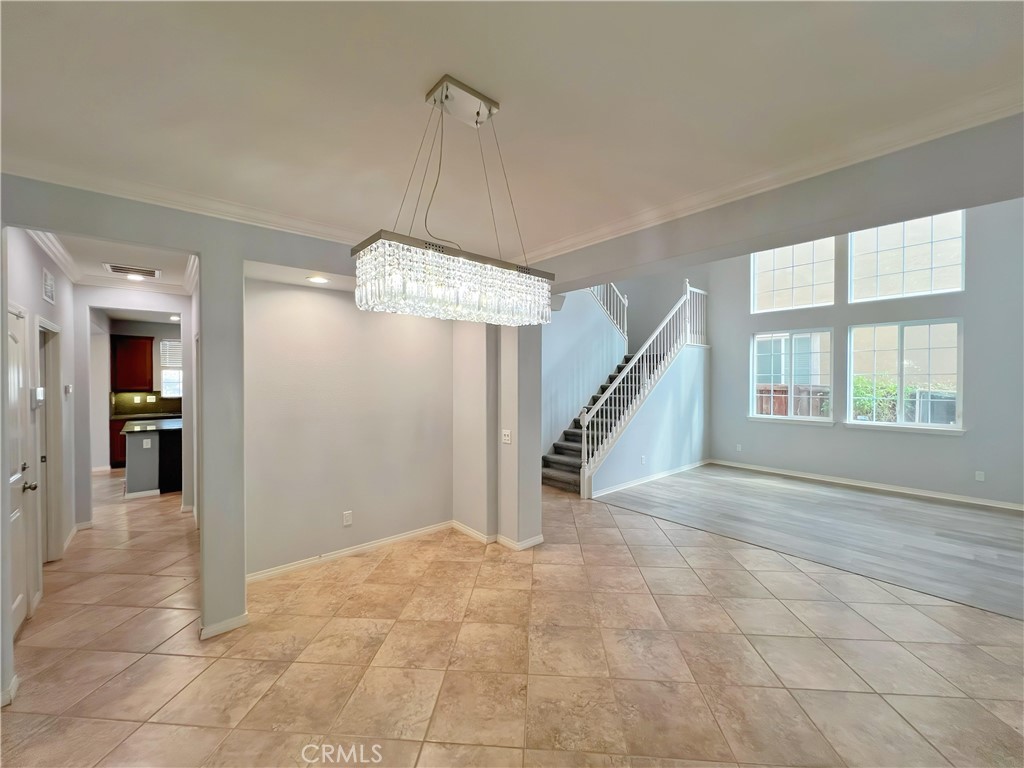 MLS #WS25240067 image #8