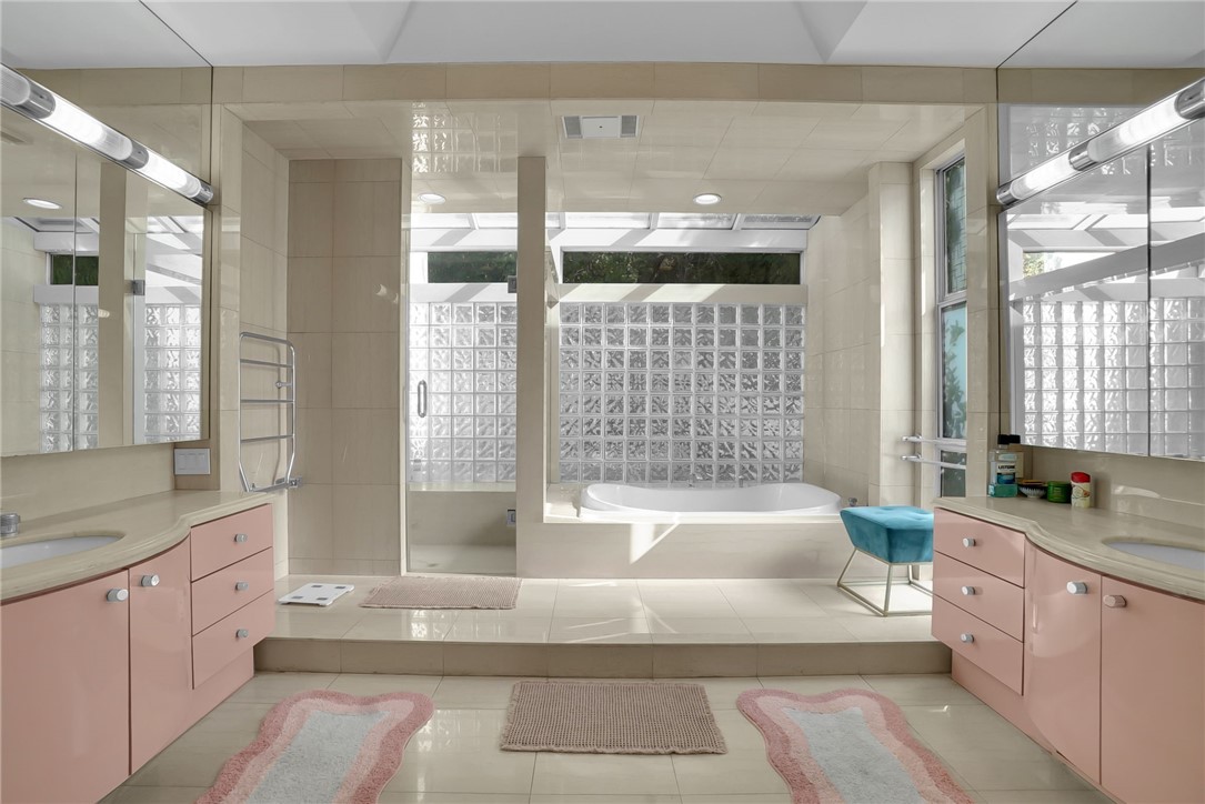 MLS #WS25240857 image #12