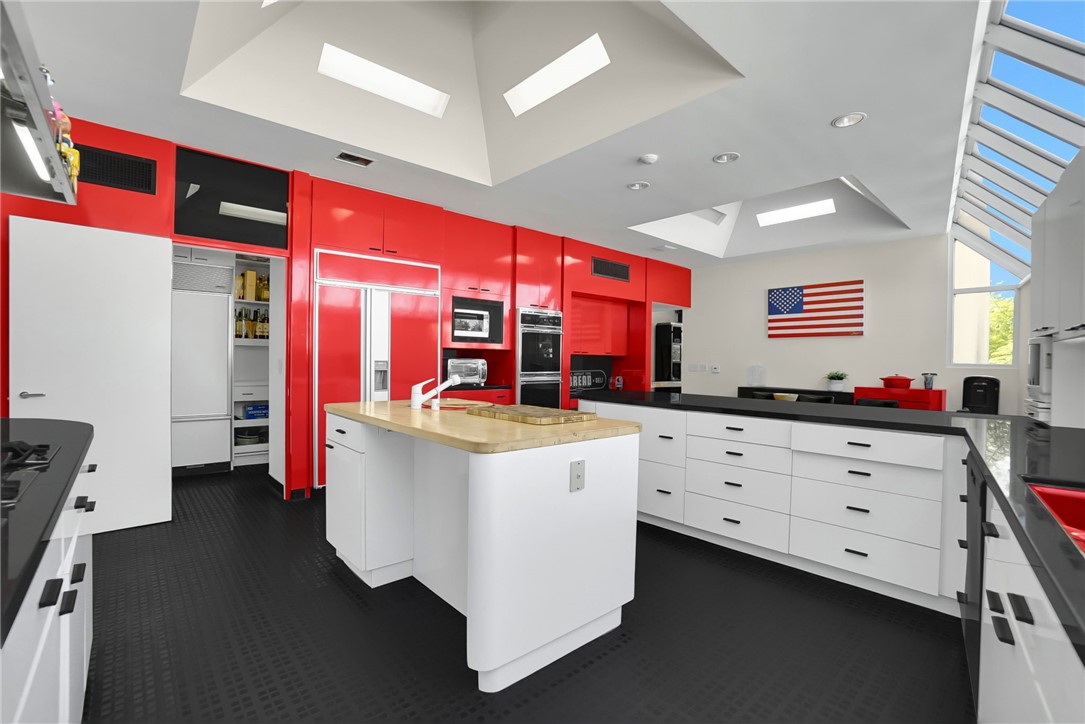 MLS #WS25240857 image #8