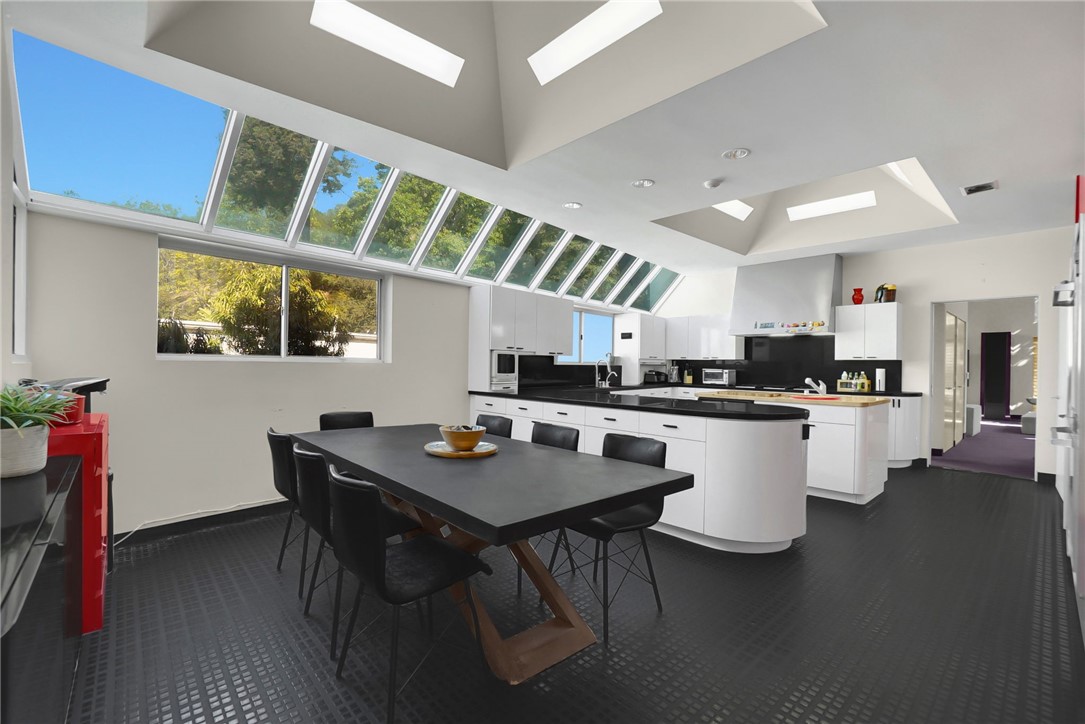 MLS #WS25240857 image #9