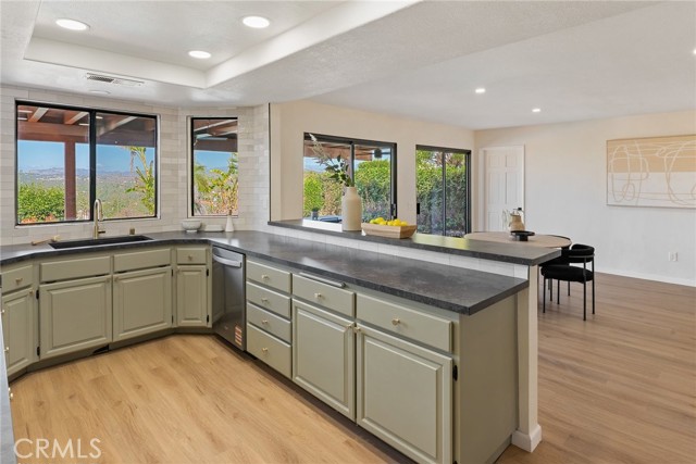 MLS #WS25241279 image #12