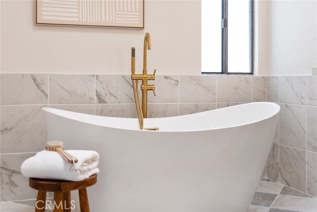 MLS #WS25241279 image #32