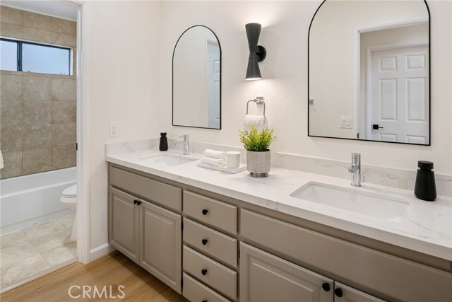 MLS #WS25241279 image #37