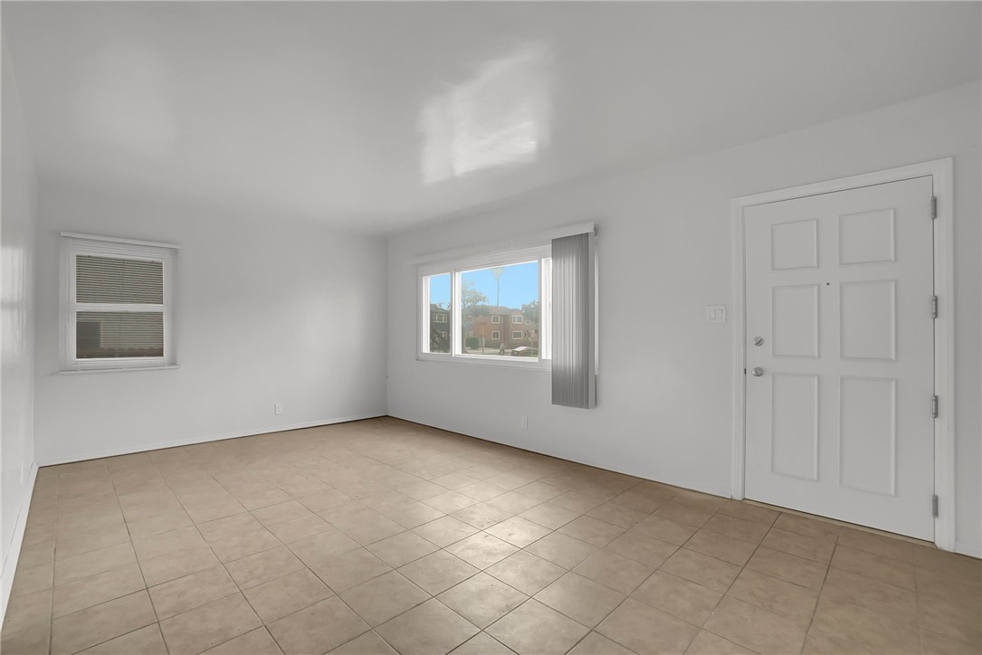 MLS #WS25241603 image #2