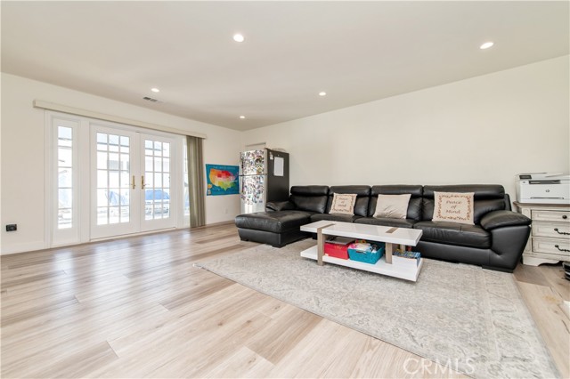 MLS #WS25241929 image #4