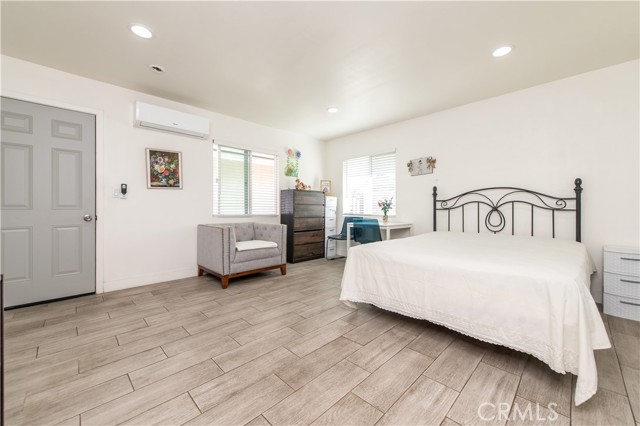 MLS #WS25241929 image #6