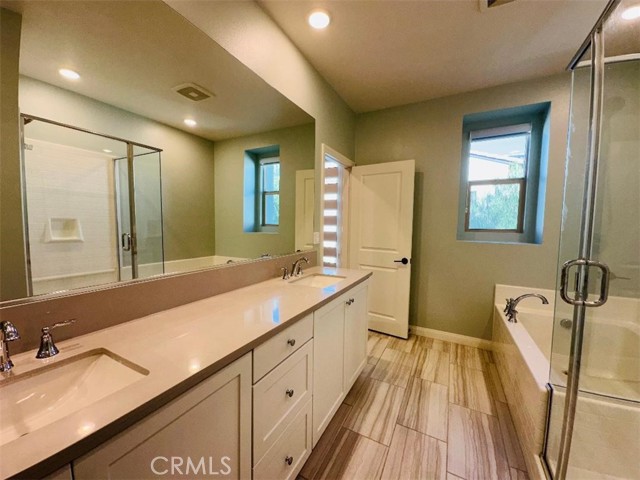 MLS #WS25242485 image #9